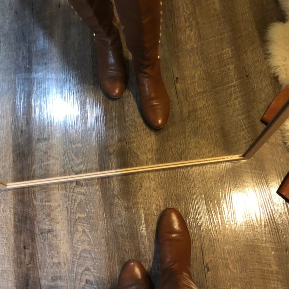 MK used leather boots. - Picture 3 of 6